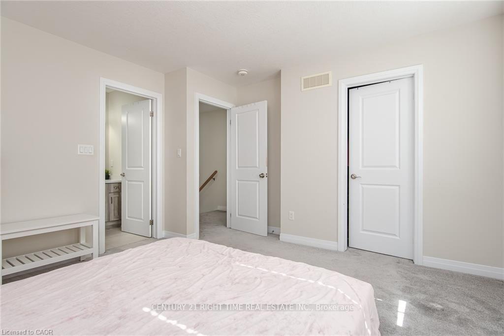 Photo 22 of 120 Monarch Woods Drive, Kitchener — HOMEH