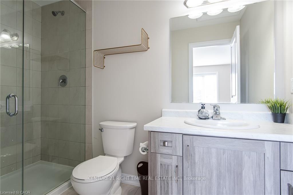 Photo 23 of 120 Monarch Woods Drive, Kitchener — HOMEH
