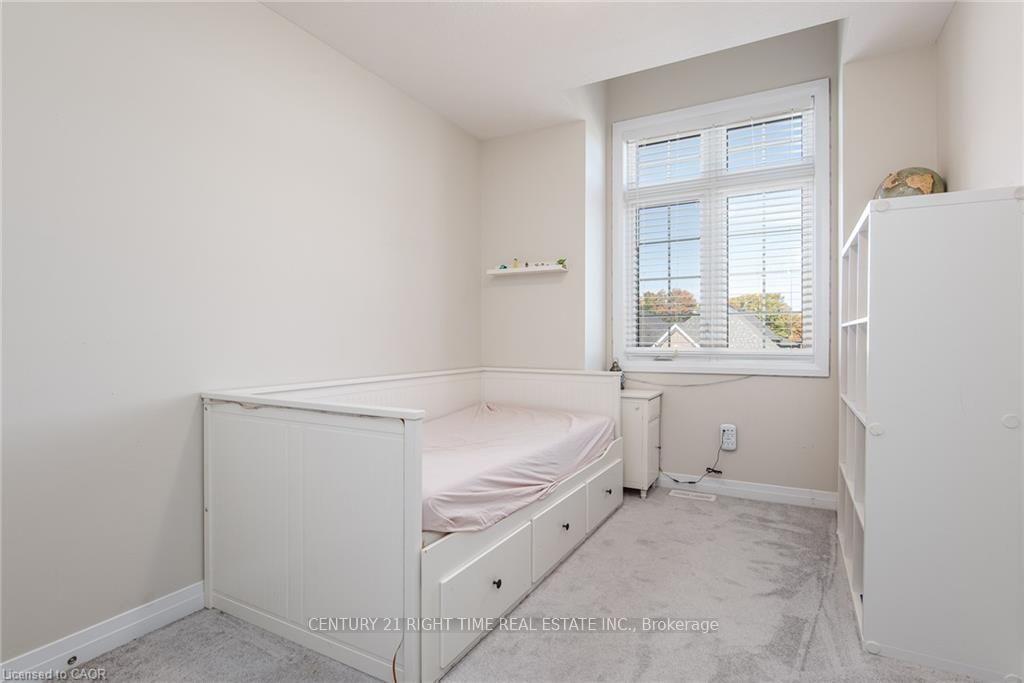 Photo 27 of 120 Monarch Woods Drive, Kitchener — HOMEH