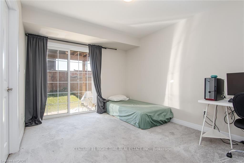 Photo 29 of 120 Monarch Woods Drive, Kitchener — HOMEH