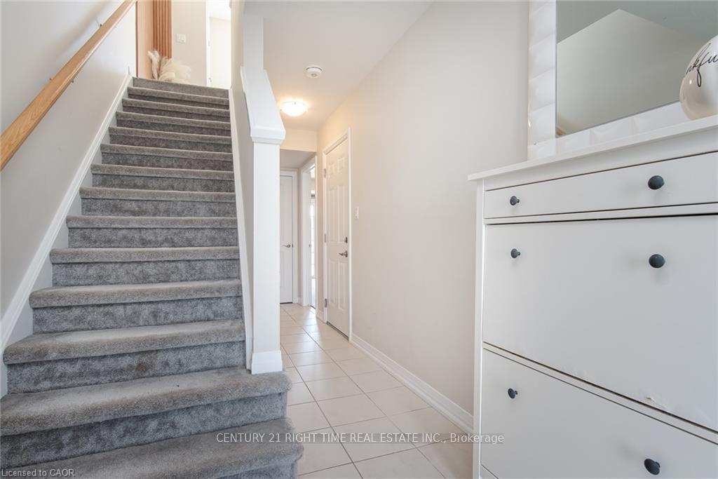 Photo 31 of 120 Monarch Woods Drive, Kitchener — HOMEH