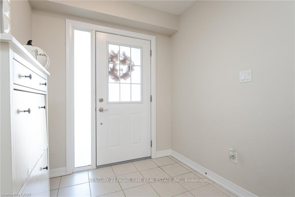 Photo 32 of 120 Monarch Woods Drive, Kitchener — HOMEH