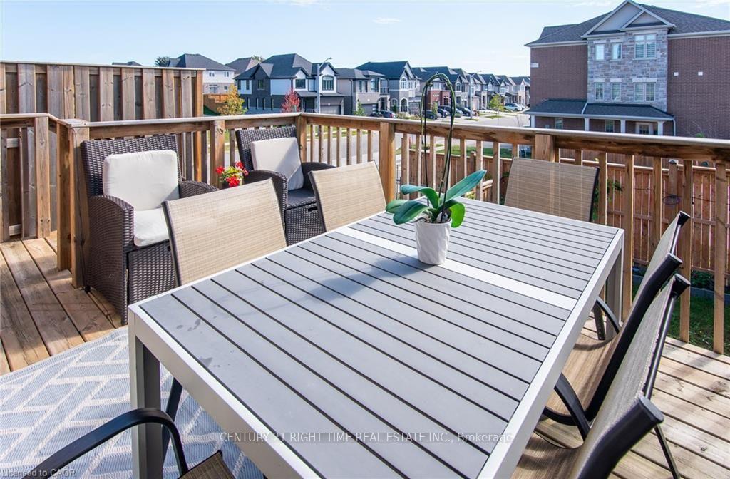 Photo 34 of 120 Monarch Woods Drive, Kitchener — HOMEH