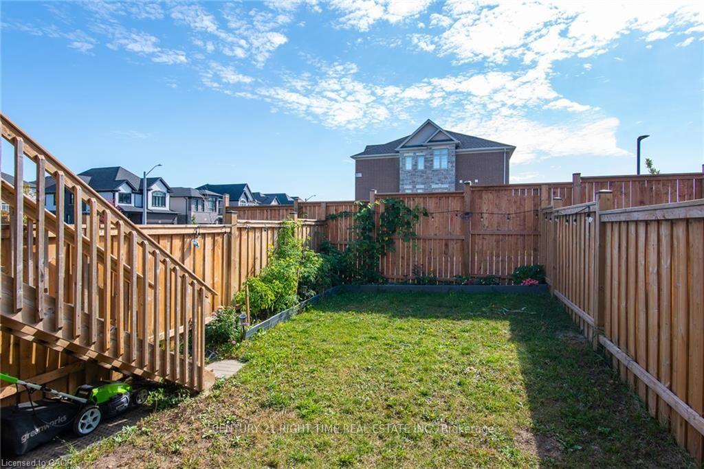 Photo 40 of 120 Monarch Woods Drive, Kitchener — HOMEH