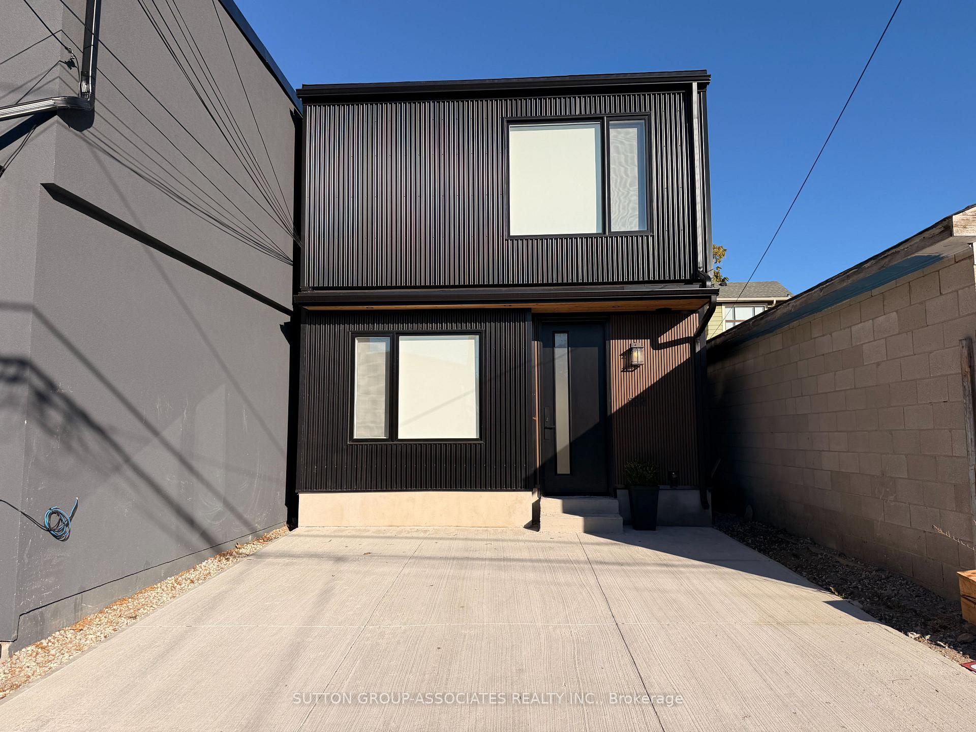 Photo 2 of Unit Laneway Unit, 29 Earnscliffe Road, Toronto, Oakwood Village — HOMEH