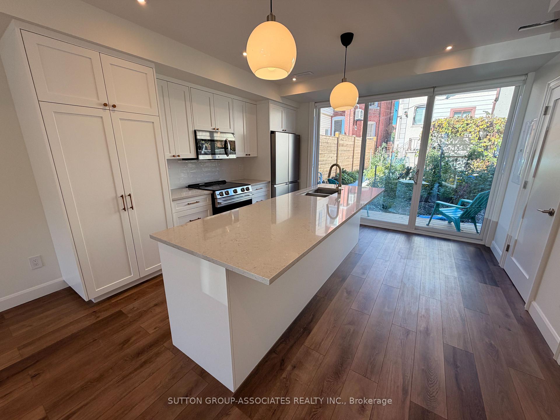 Photo 8 of Unit Laneway Unit, 29 Earnscliffe Road, Toronto, Oakwood Village — HOMEH