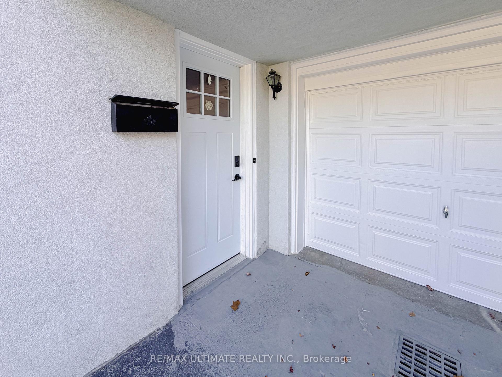 Photo 3 of Unit Lower, 1077 Glencairn Avenue, North York, Yorkdale-Glen Park — HOMEH