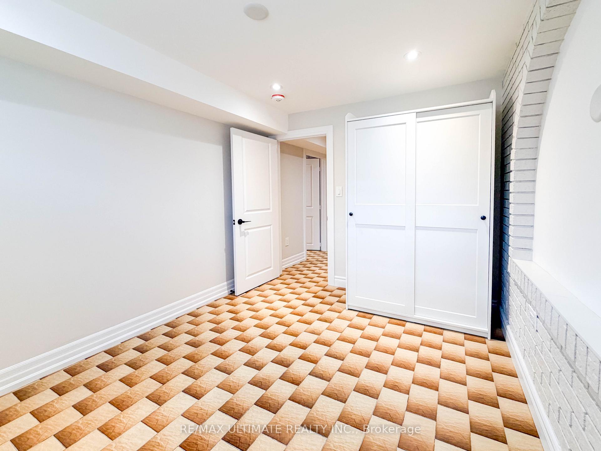 Photo 12 of Unit Lower, 1077 Glencairn Avenue, North York, Yorkdale-Glen Park — HOMEH