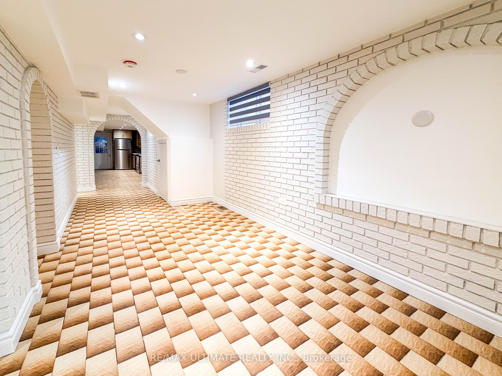 Photo 13 of Unit Lower, 1077 Glencairn Avenue, North York, Yorkdale-Glen Park — HOMEH