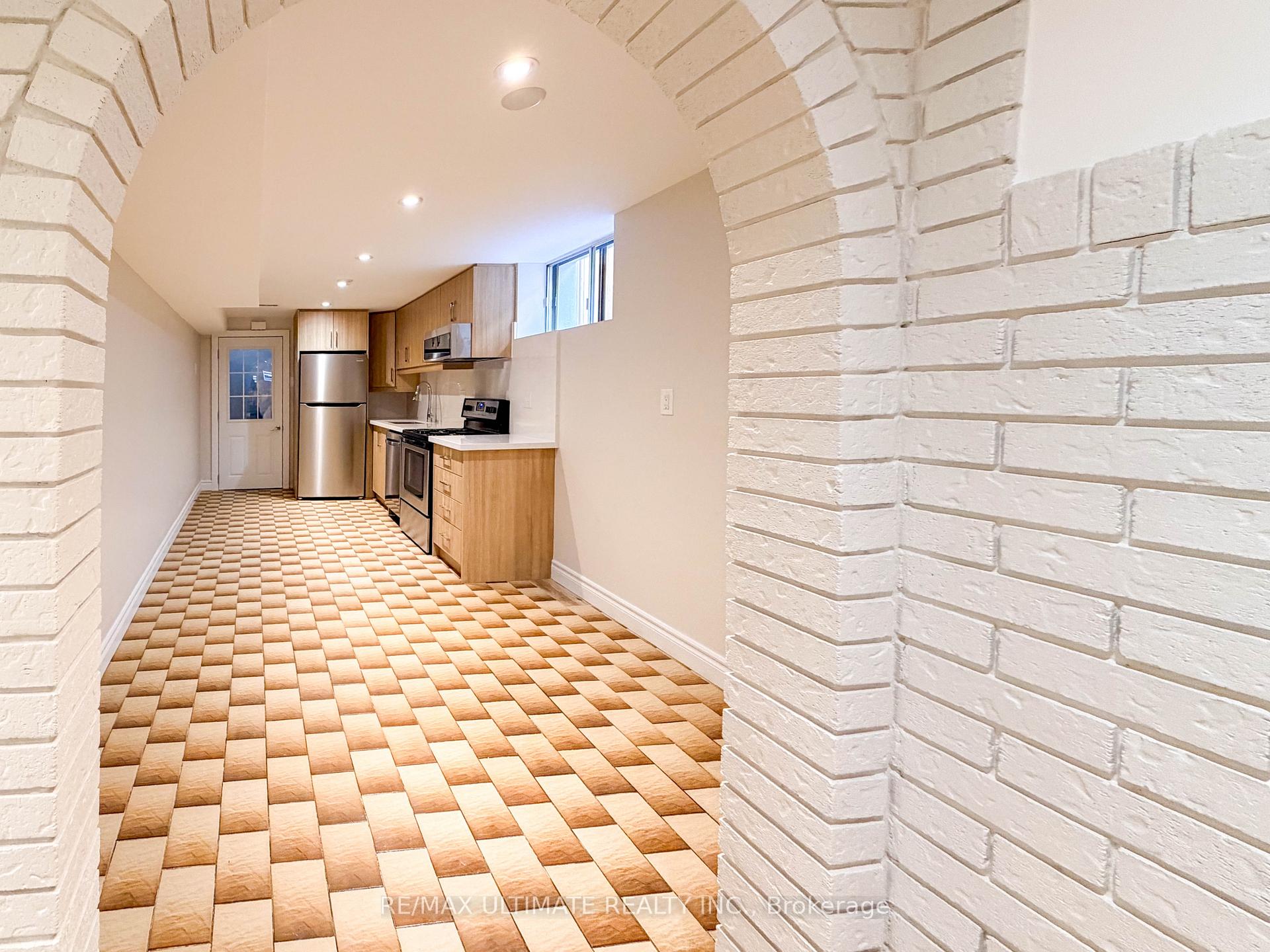 Photo 14 of Unit Lower, 1077 Glencairn Avenue, North York, Yorkdale-Glen Park — HOMEH