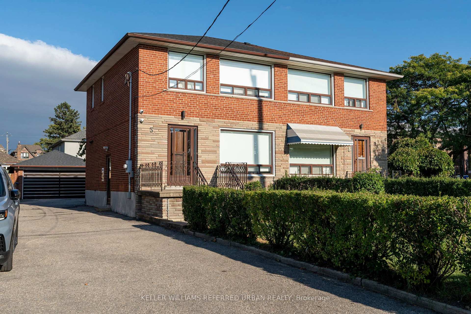 Photo 1 of 3 Duckworth Street, North York, Brookhaven-Amesbury — HOMEH