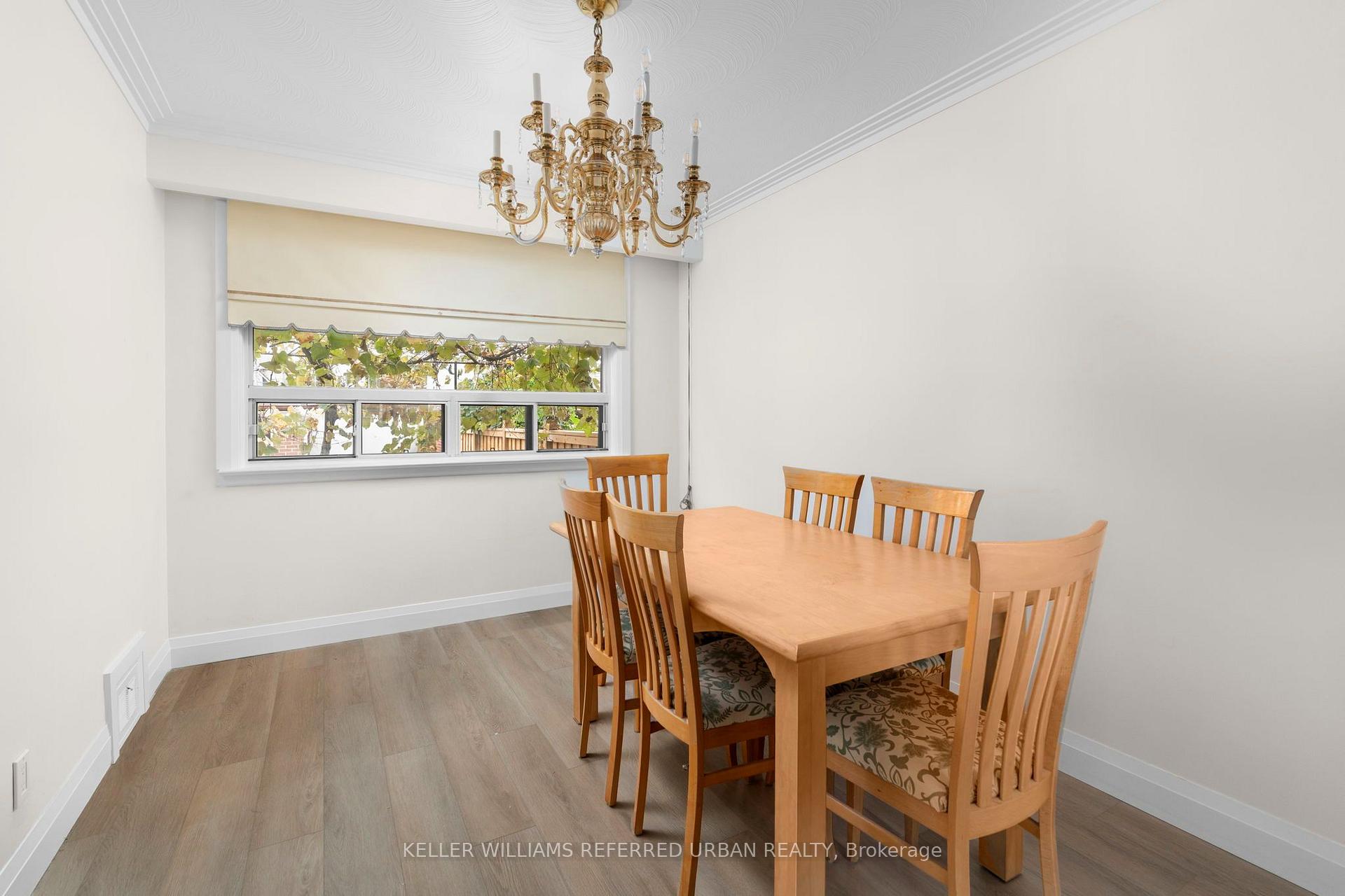 Photo 12 of 3 Duckworth Street, North York, Brookhaven-Amesbury — HOMEH