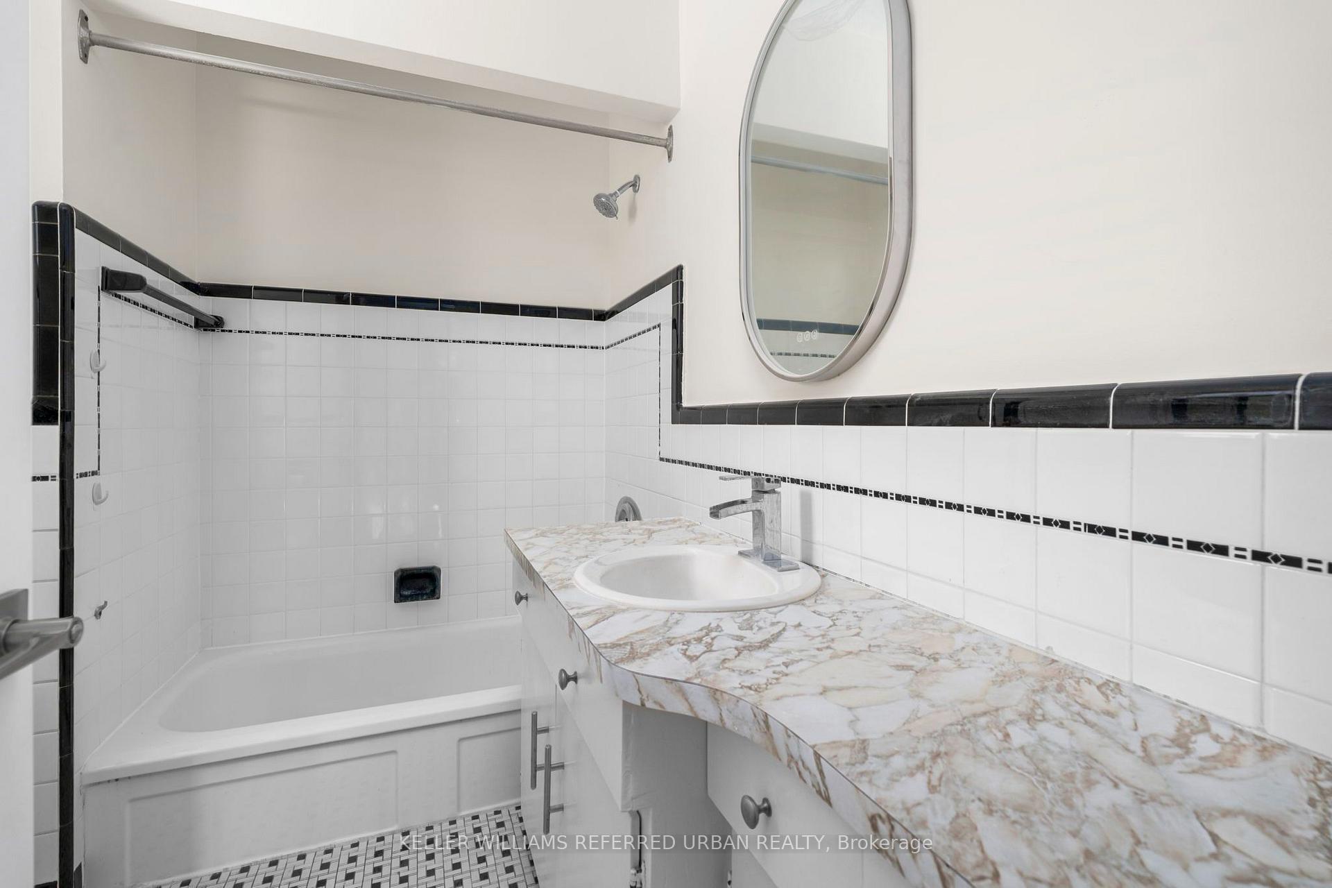Photo 19 of 3 Duckworth Street, North York, Brookhaven-Amesbury — HOMEH