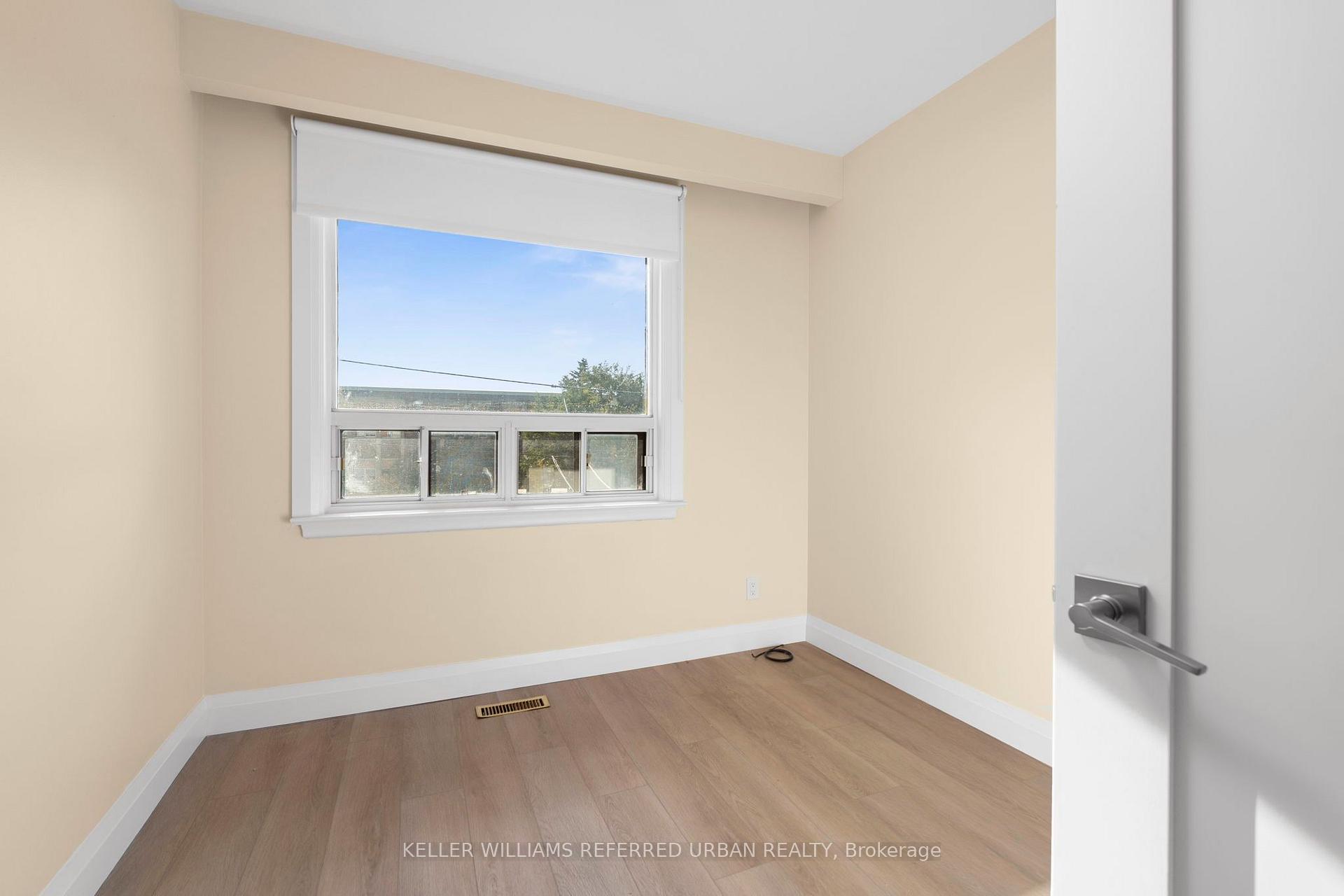 Photo 22 of 3 Duckworth Street, North York, Brookhaven-Amesbury — HOMEH