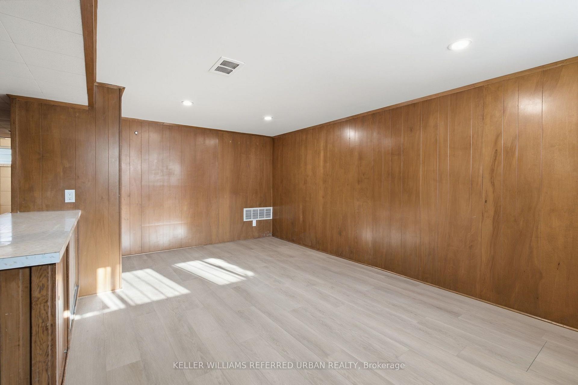 Photo 29 of 3 Duckworth Street, North York, Brookhaven-Amesbury — HOMEH