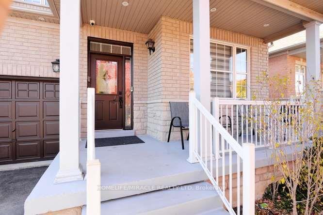 Photo 4 of 12 Plateau Drive, Brampton, Sandringham-Wellington — HOMEH