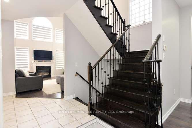 Photo 10 of 12 Plateau Drive, Brampton, Sandringham-Wellington — HOMEH