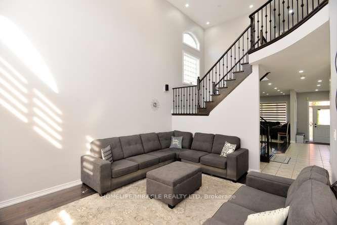 Photo 16 of 12 Plateau Drive, Brampton, Sandringham-Wellington — HOMEH