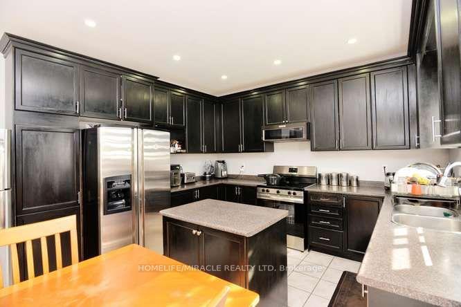 Photo 20 of 12 Plateau Drive, Brampton, Sandringham-Wellington — HOMEH