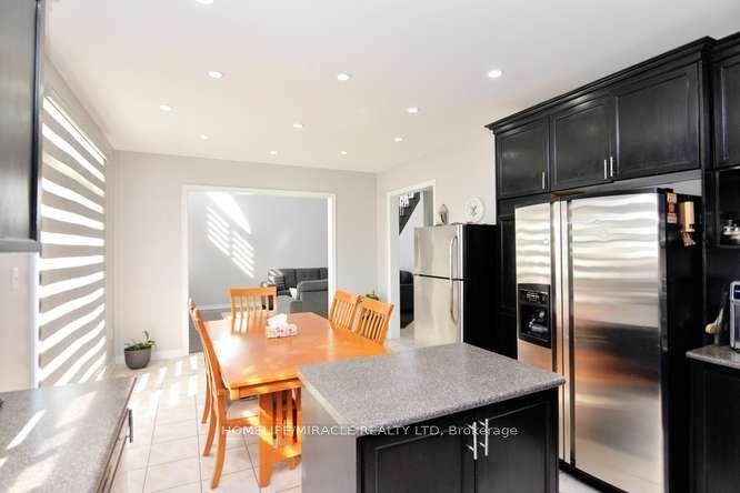 Photo 21 of 12 Plateau Drive, Brampton, Sandringham-Wellington — HOMEH