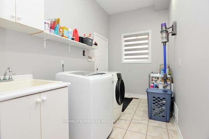 Photo 23 of 12 Plateau Drive, Brampton, Sandringham-Wellington — HOMEH