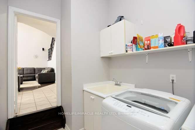 Photo 25 of 12 Plateau Drive, Brampton, Sandringham-Wellington — HOMEH