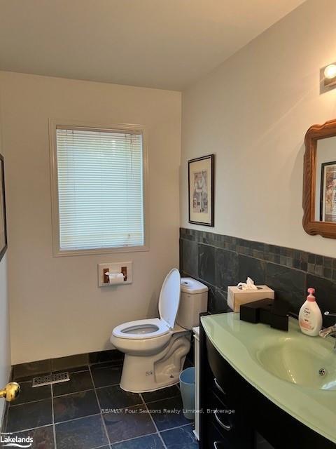 Photo 7 of 1497 Shore Lane, Wasaga Beach — HOMEH