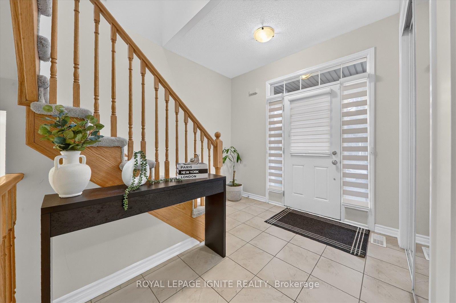Photo 6 of 19 Leadenhall Road, Brampton, Northwest Brampton — HOMEH