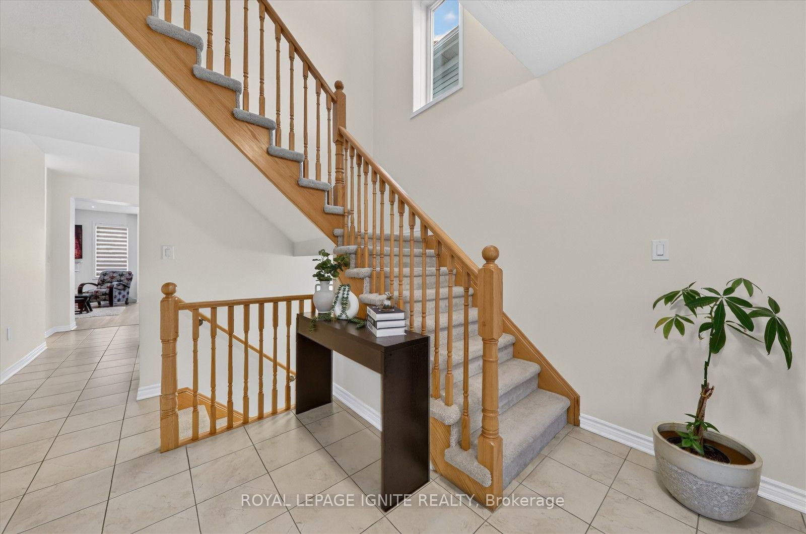 Photo 7 of 19 Leadenhall Road, Brampton, Northwest Brampton — HOMEH