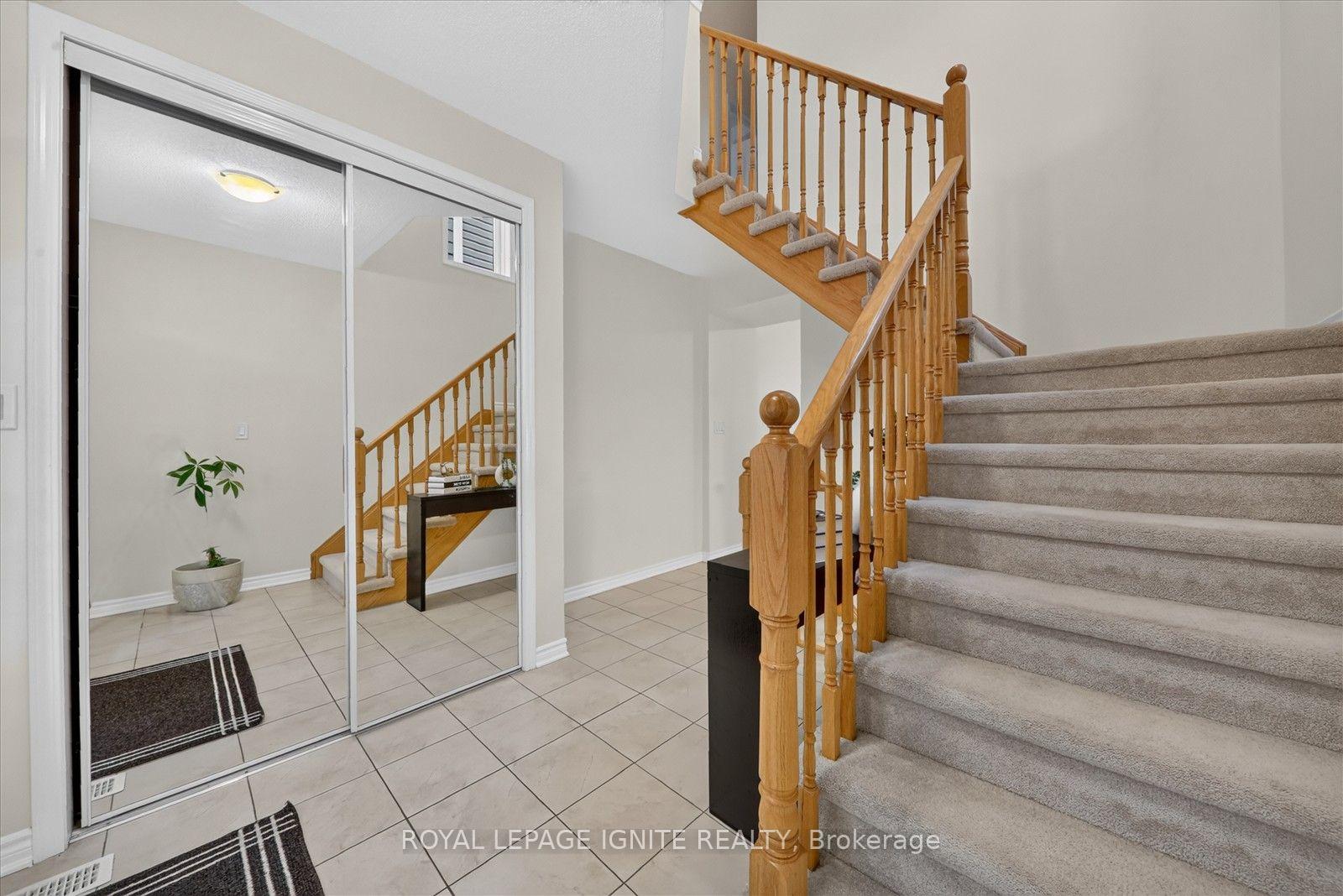 Photo 8 of 19 Leadenhall Road, Brampton, Northwest Brampton — HOMEH