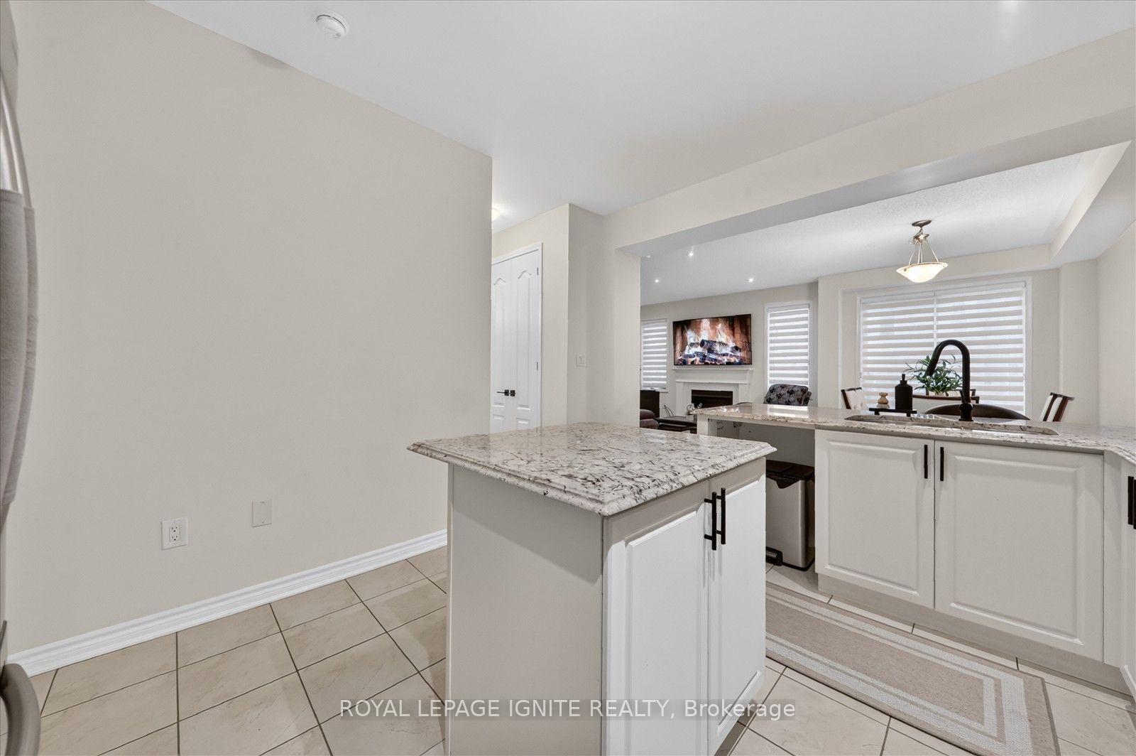 Photo 12 of 19 Leadenhall Road, Brampton, Northwest Brampton — HOMEH