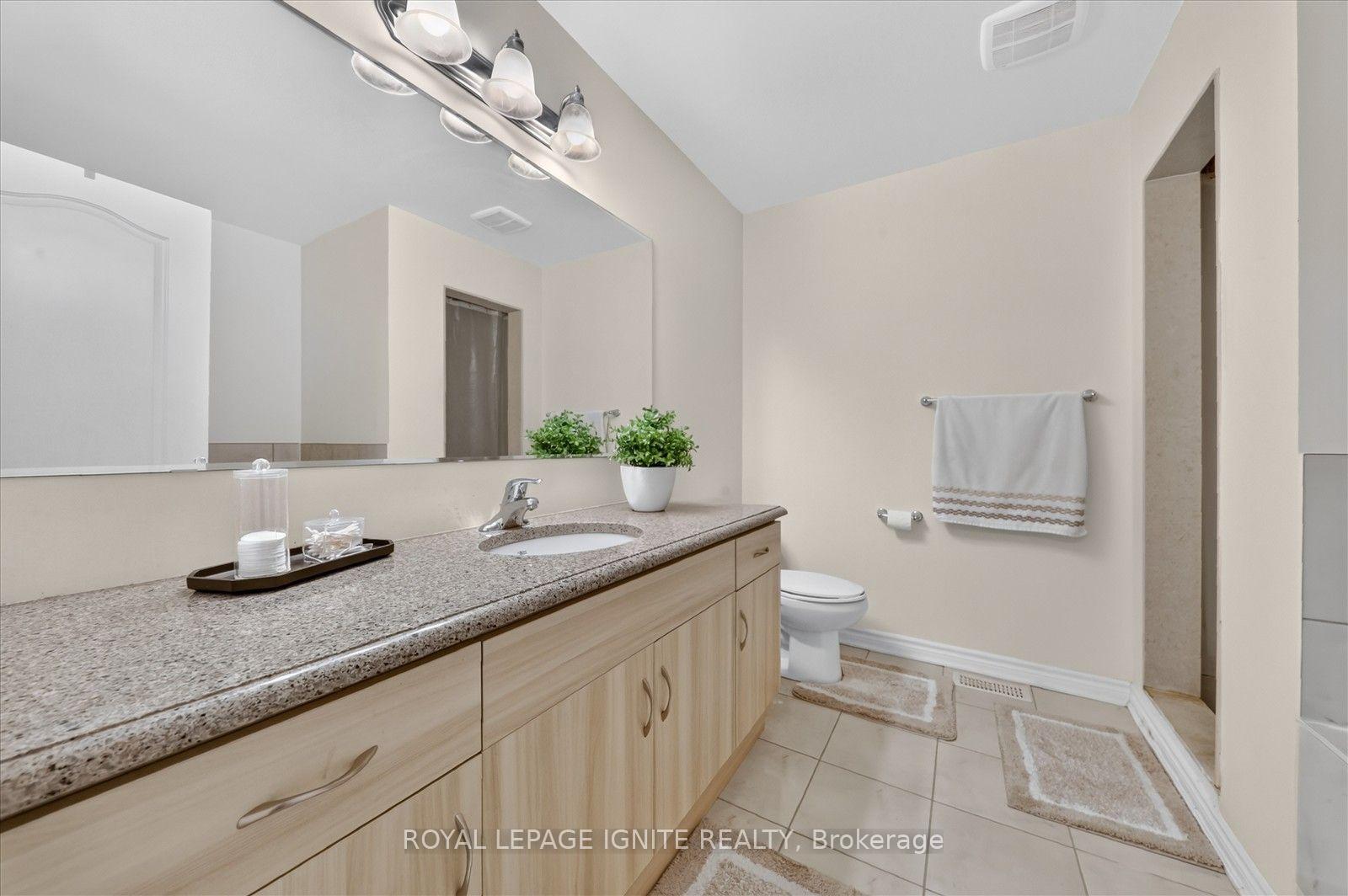Photo 33 of 19 Leadenhall Road, Brampton, Northwest Brampton — HOMEH
