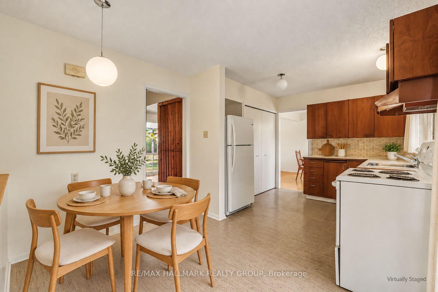 Photo 12 of 74 Varley Drive, Ottawa, Kanata - Beaverbrook — HOMEH