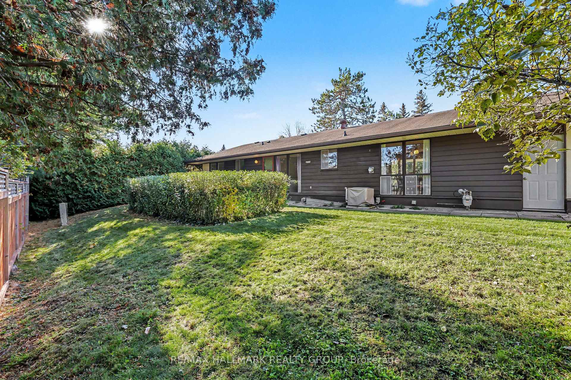Photo 28 of 74 Varley Drive, Ottawa, Kanata - Beaverbrook — HOMEH
