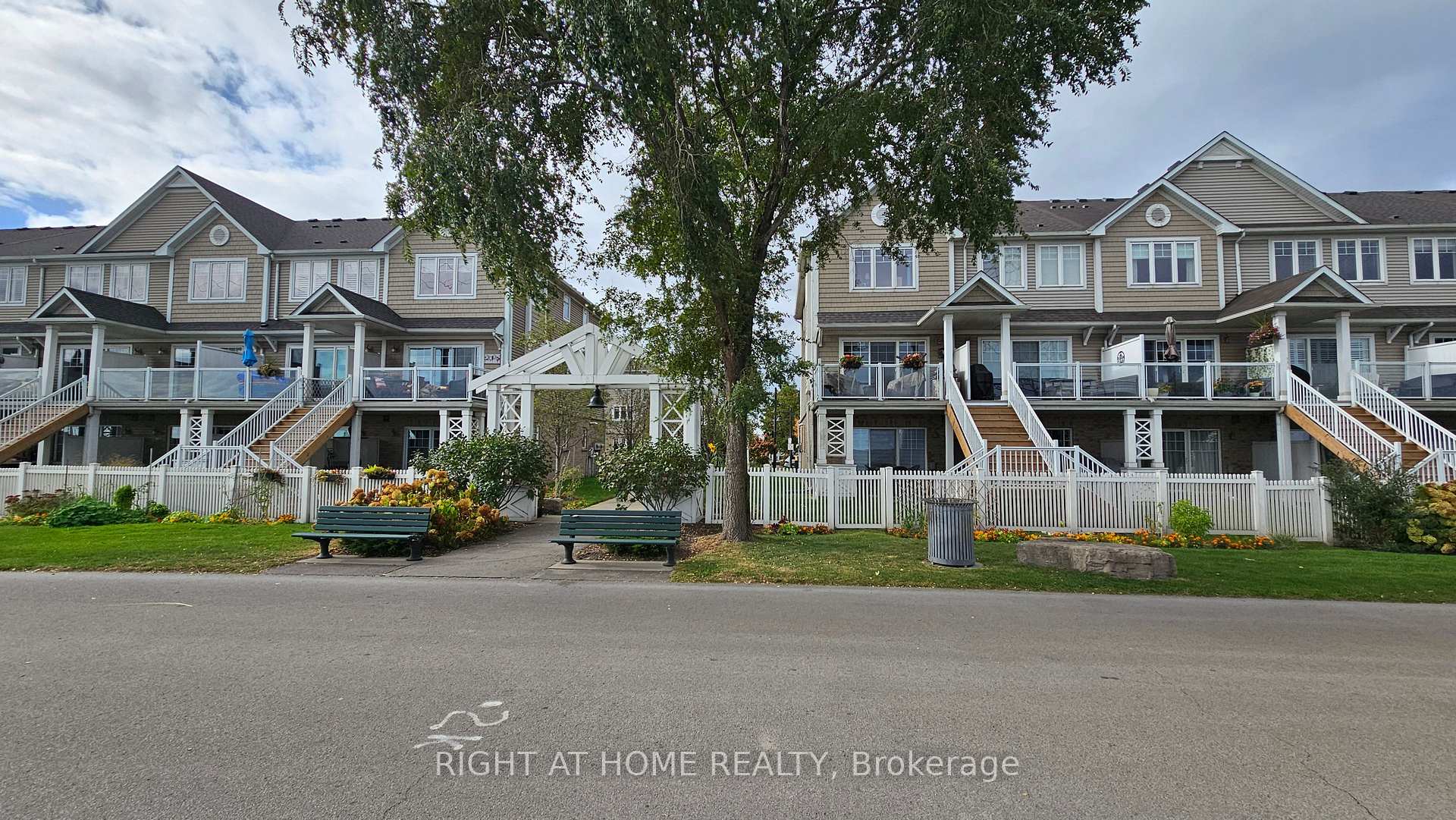 Photo 5 of Unit 40, 337 Beach Boulevard, Hamilton, Hamilton Beach — HOMEH