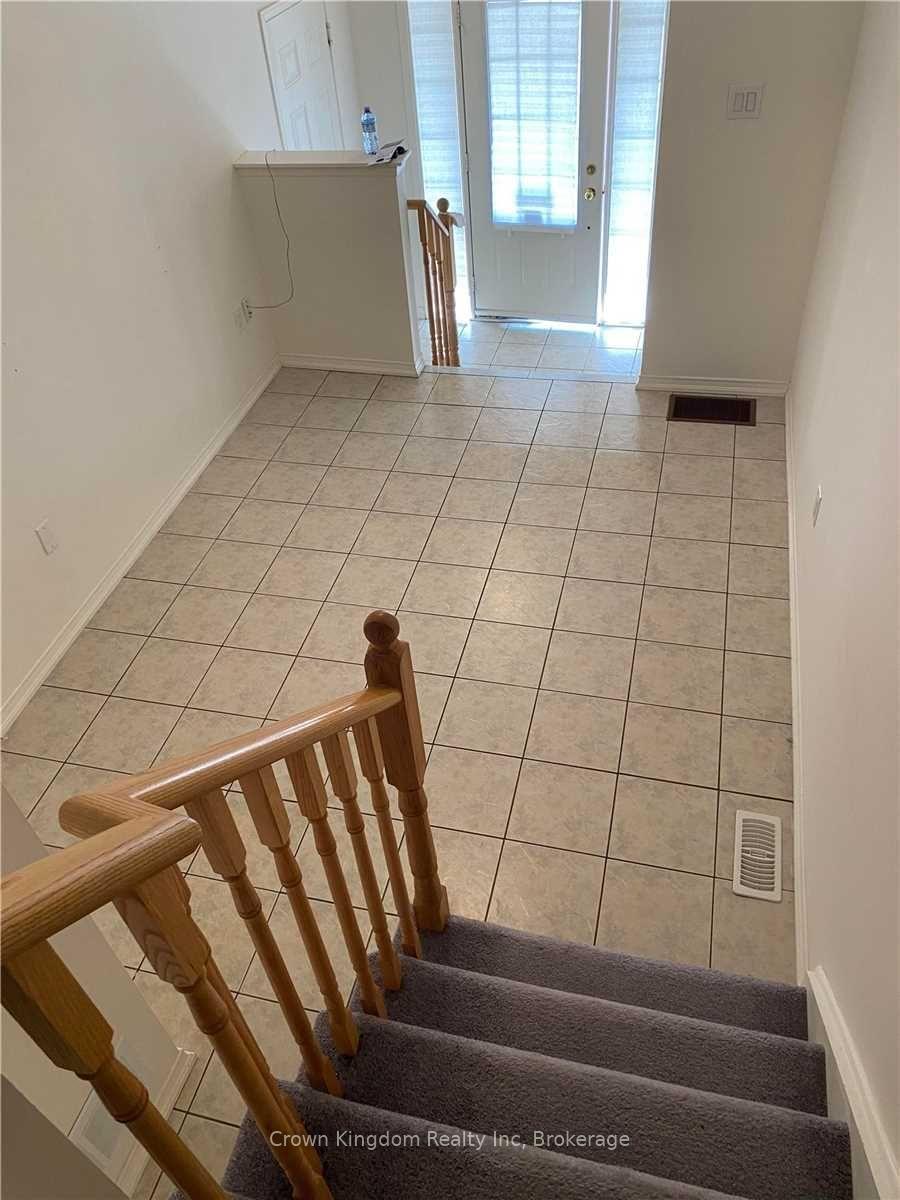 Photo 3 of 11 Linnell Street, Ajax, Central East — HOMEH