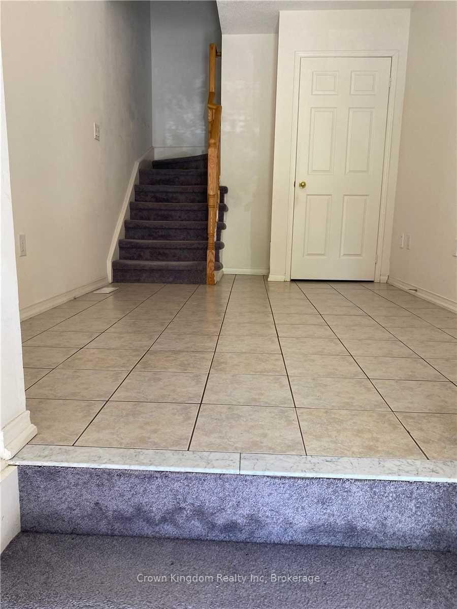 Photo 4 of 11 Linnell Street, Ajax, Central East — HOMEH