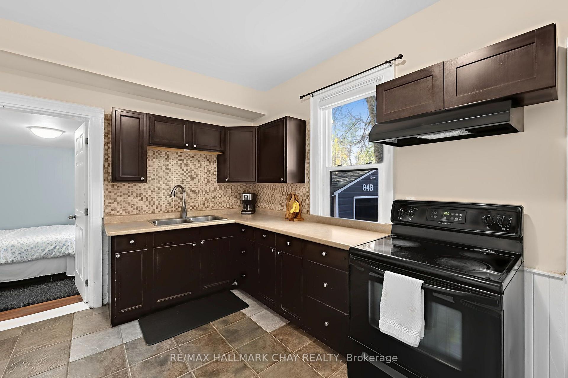 Photo 5 of 84 Burton Avenue, Barrie, Allandale — HOMEH