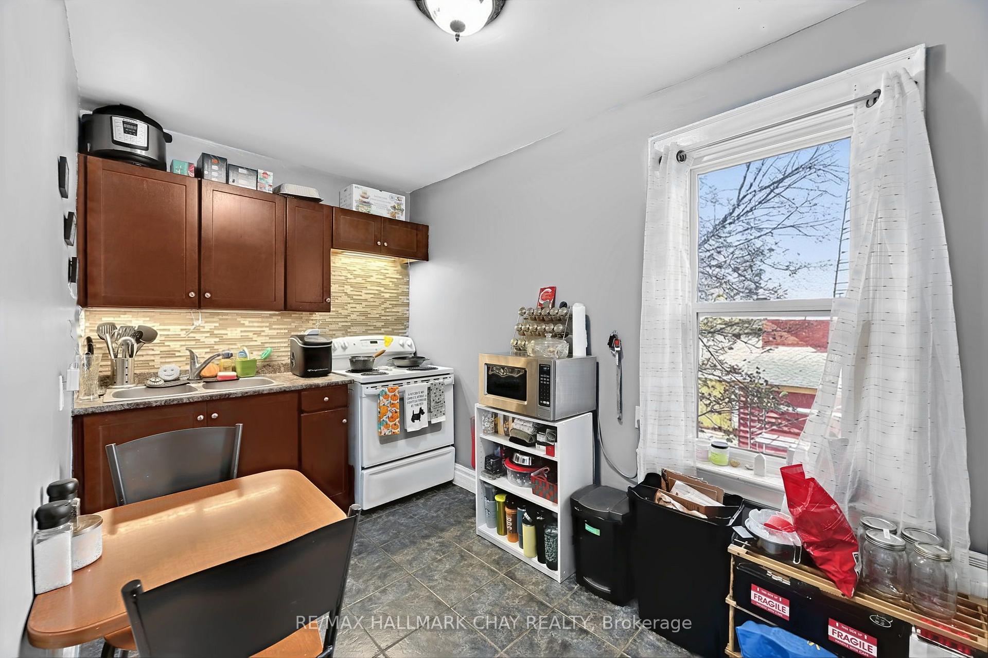 Photo 15 of 84 Burton Avenue, Barrie, Allandale — HOMEH