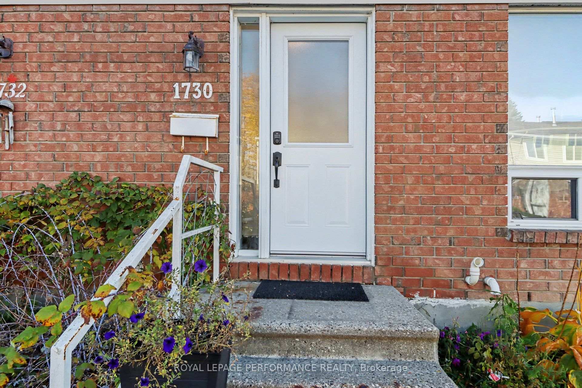 Photo 3 of Unit 23, 1730 Winter Rose Lane, Ottawa, Orleans/Sunridge — HOMEH