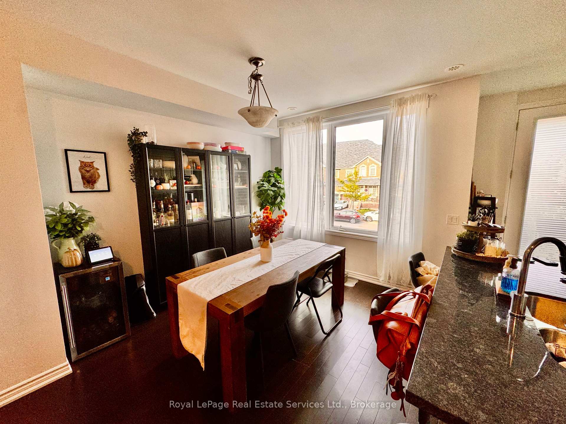 Photo 4 of 3050 Postridge Drive, Oakville, Joshua Meadows — HOMEH