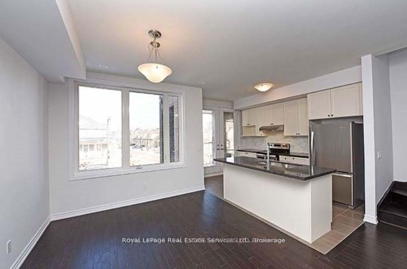 Photo 5 of 3050 Postridge Drive, Oakville, Joshua Meadows — HOMEH