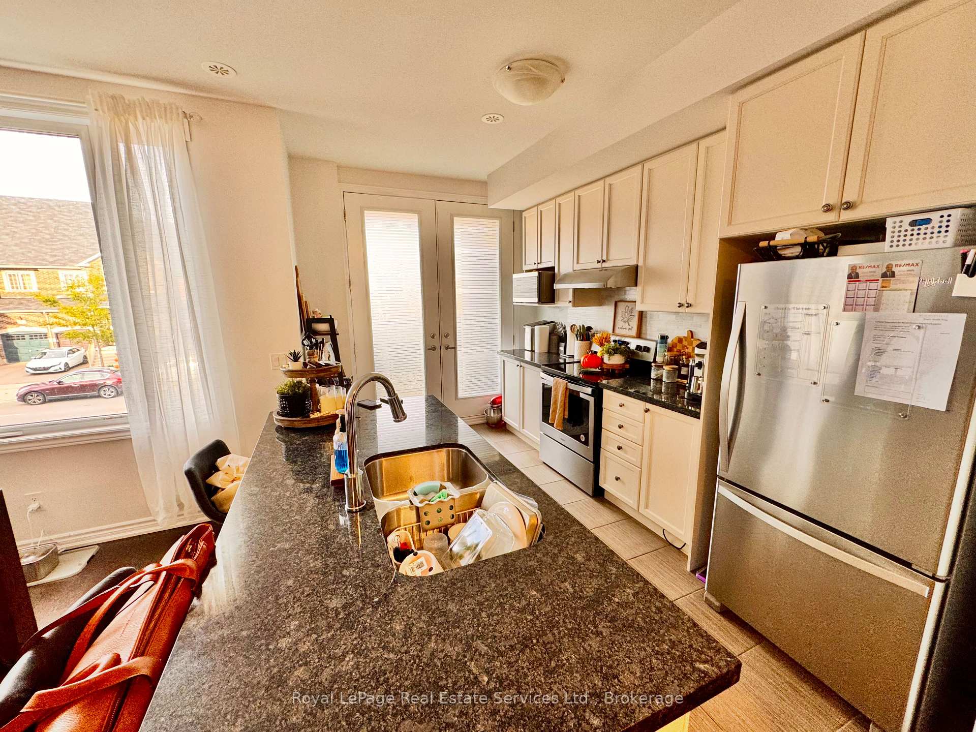 Photo 7 of 3050 Postridge Drive, Oakville, Joshua Meadows — HOMEH