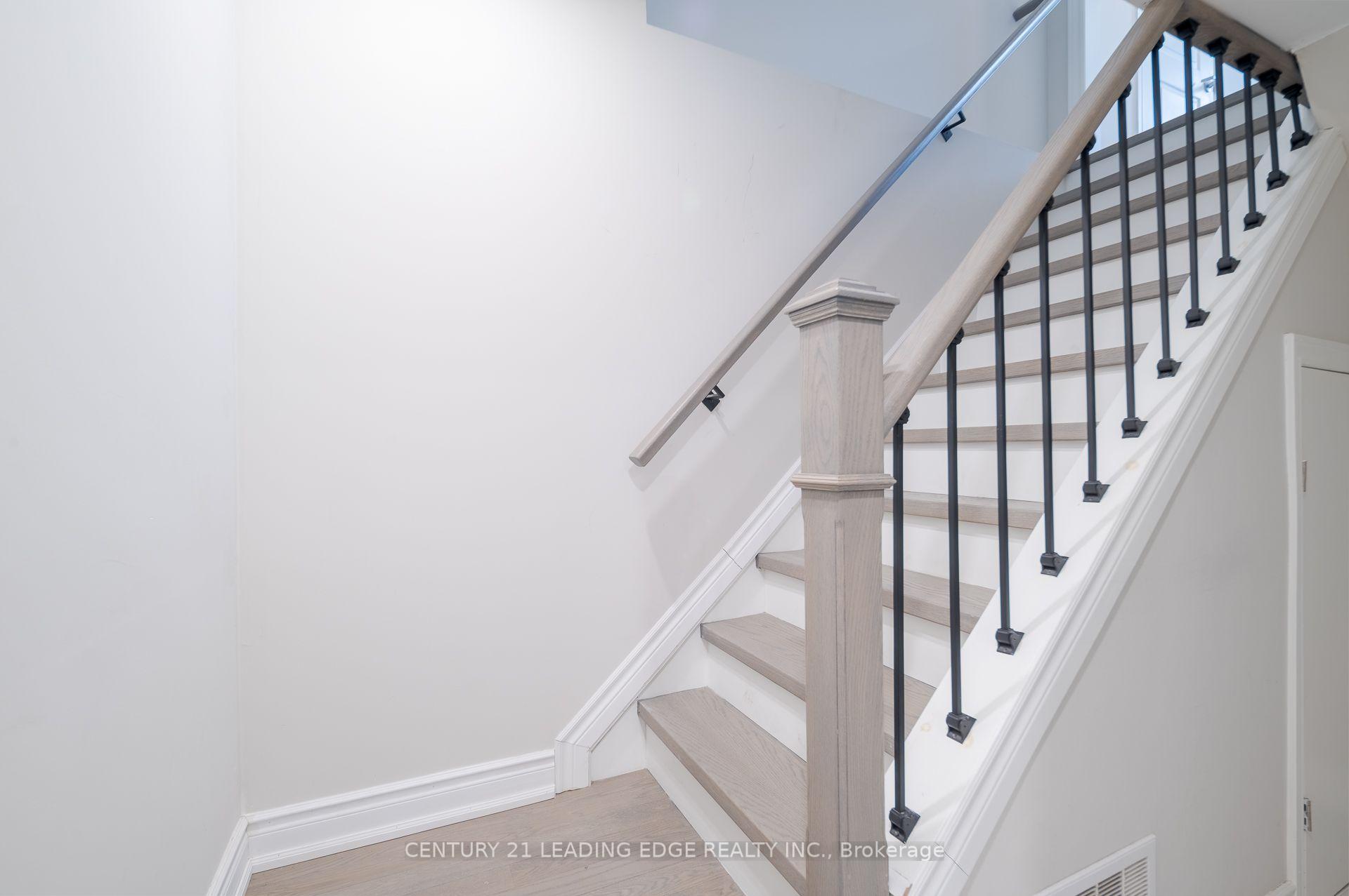 Photo 4 of Unit Lower, 314 Grove Street E, Barrie, Grove East — HOMEH