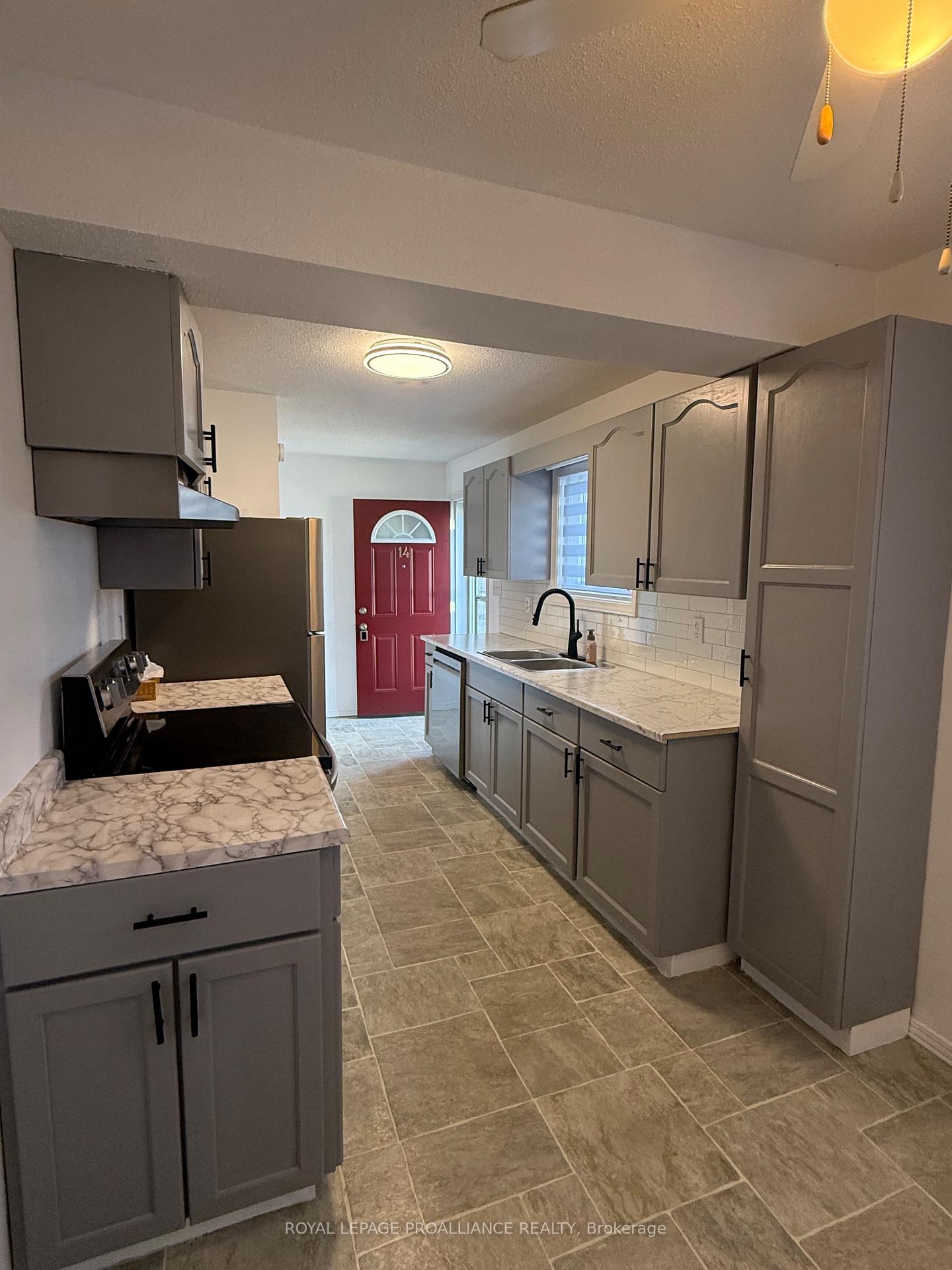 Photo 3 of Unit Unit 14, 73 Lywood Street, Belleville, Belleville Ward — HOMEH