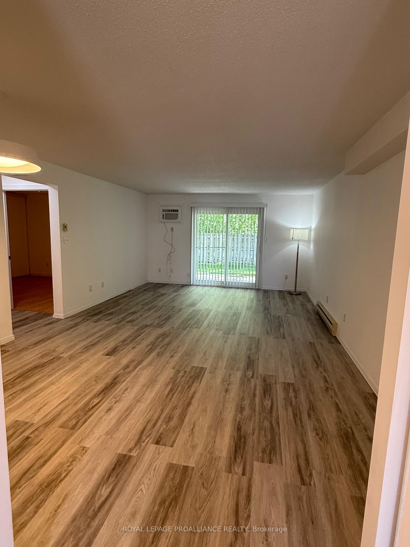 Photo 5 of Unit Unit 14, 73 Lywood Street, Belleville, Belleville Ward — HOMEH