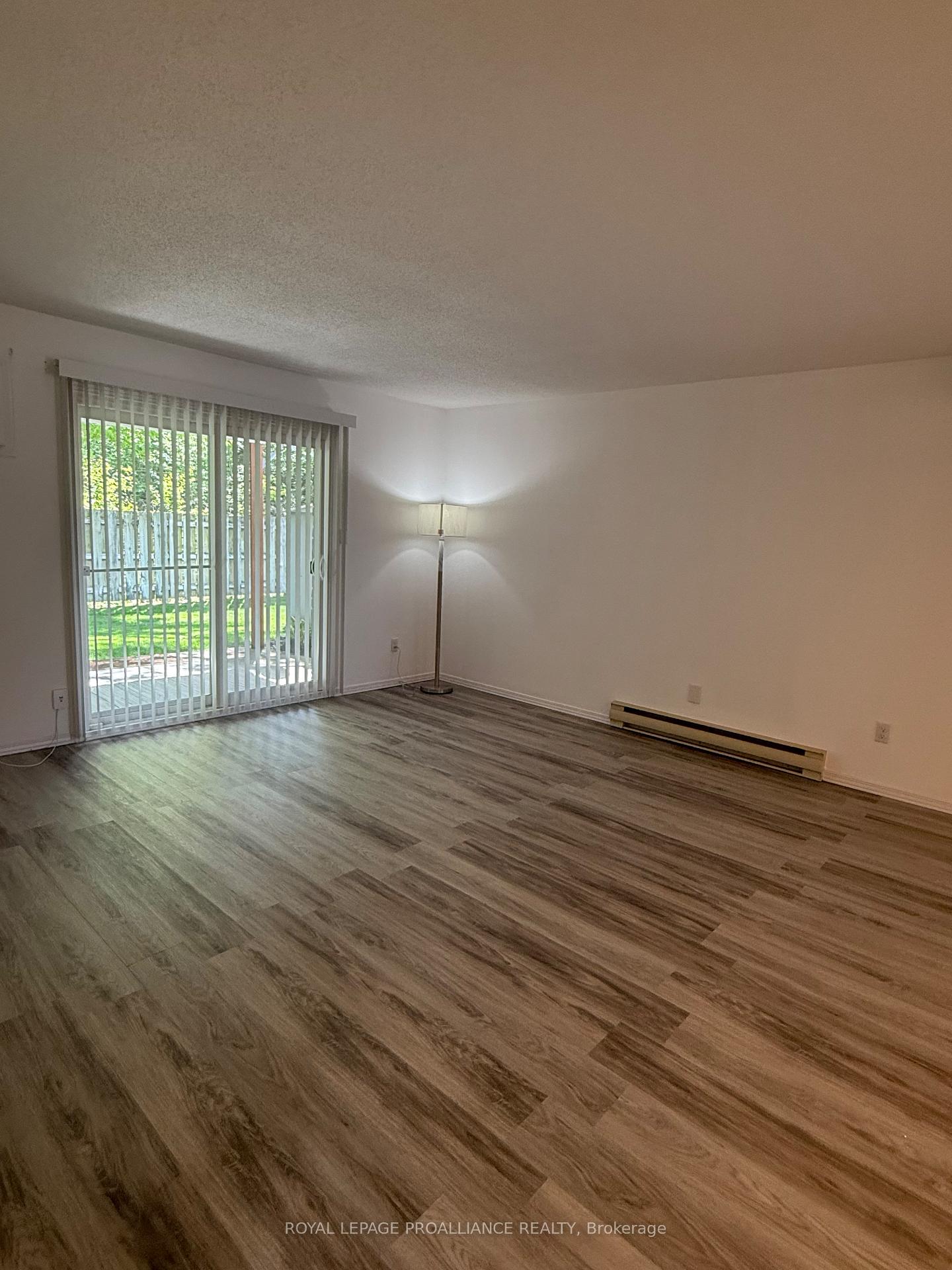 Photo 6 of Unit Unit 14, 73 Lywood Street, Belleville, Belleville Ward — HOMEH
