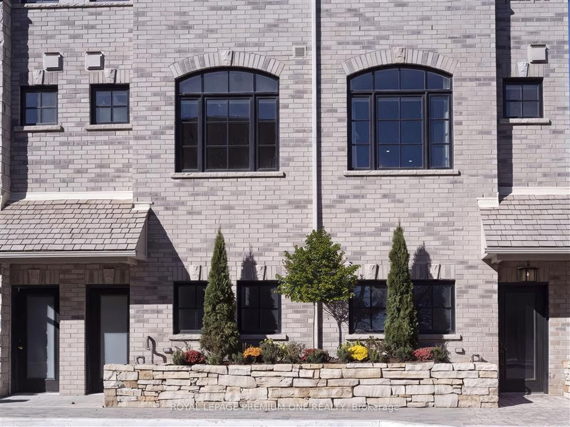 Photo 3 of Unit #39, 30 Commerce Trail, Toronto, Rockcliffe-Smythe — HOMEH