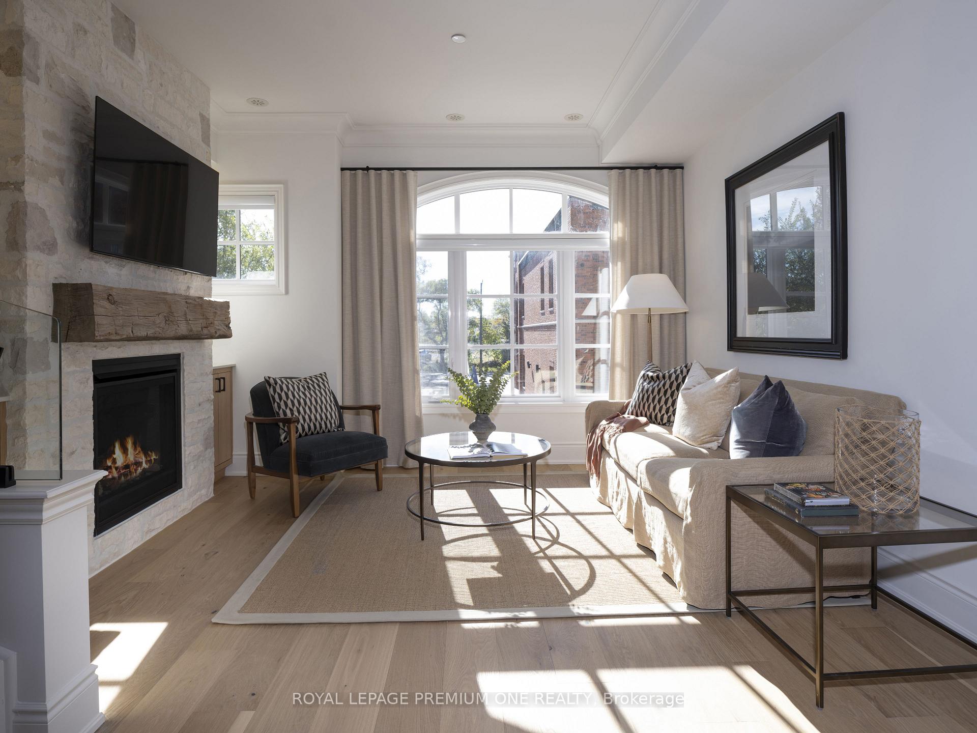 Photo 4 of Unit #39, 30 Commerce Trail, Toronto, Rockcliffe-Smythe — HOMEH