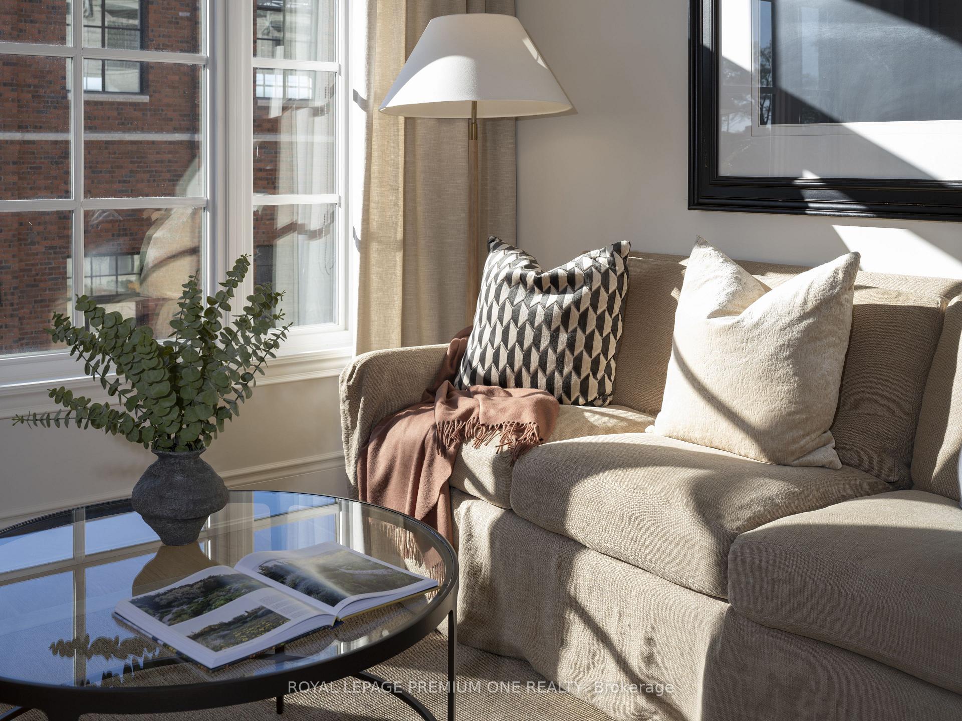 Photo 6 of Unit #39, 30 Commerce Trail, Toronto, Rockcliffe-Smythe — HOMEH